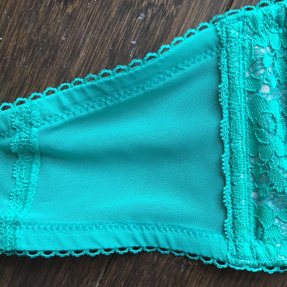 Turquoise bra 34C - Picture 4 of 5